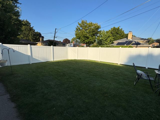 4555 Cleveland Street, Skokie, IL 60076