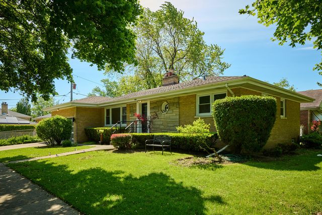 4555 Cleveland Street, Skokie, IL 60076