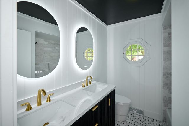 4555 Cleveland Street, Skokie, IL 60076