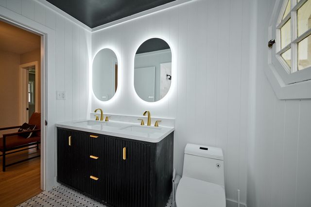 4555 Cleveland Street, Skokie, IL 60076