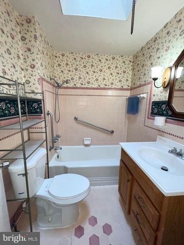 3327 GLENVIEW ST, Philadelphia, PA 19149