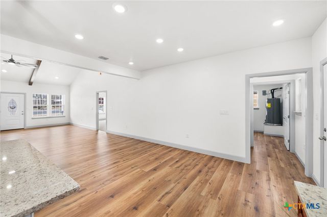 3811 Waterwood Pass Drive, Elmendorf, TX 78112