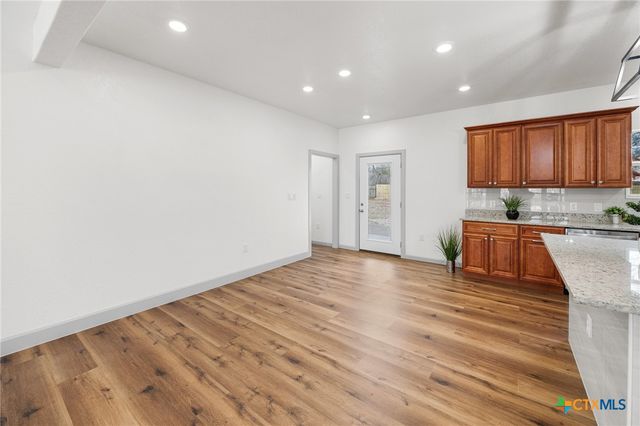 3811 Waterwood Pass Drive, Elmendorf, TX 78112