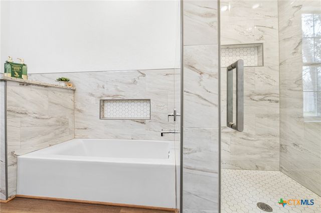 3811 Waterwood Pass Drive, Elmendorf, TX 78112