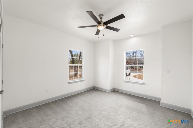 3811 Waterwood Pass Drive, Elmendorf, TX 78112