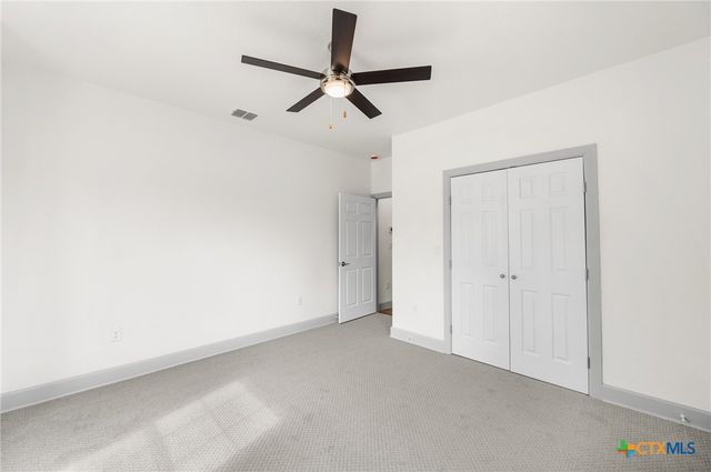 3811 Waterwood Pass Drive, Elmendorf, TX 78112