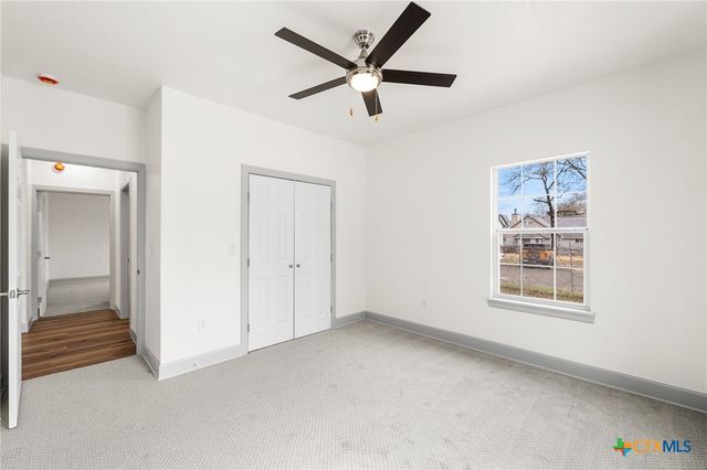 3811 Waterwood Pass Drive, Elmendorf, TX 78112