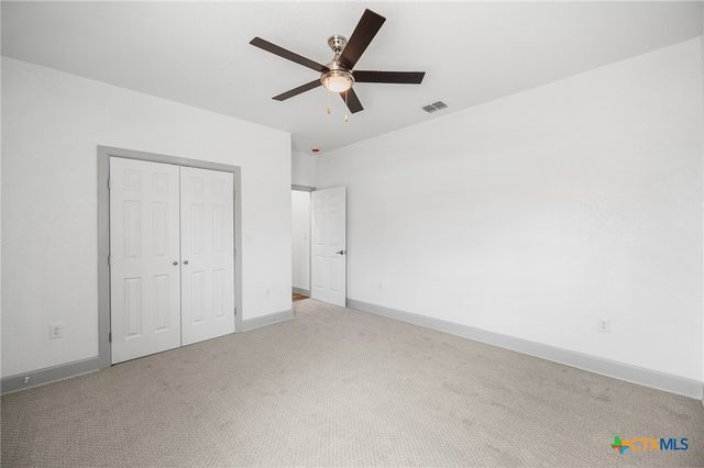 3811 Waterwood Pass Drive, Elmendorf, TX 78112