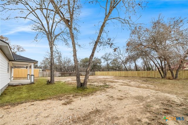 3811 Waterwood Pass Drive, Elmendorf, TX 78112