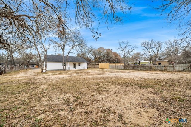 3811 Waterwood Pass Drive, Elmendorf, TX 78112