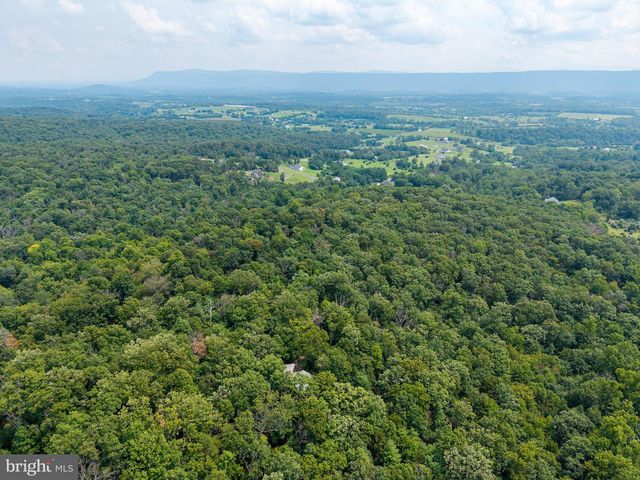44 WILKINS LN, Maurertown, VA 22644