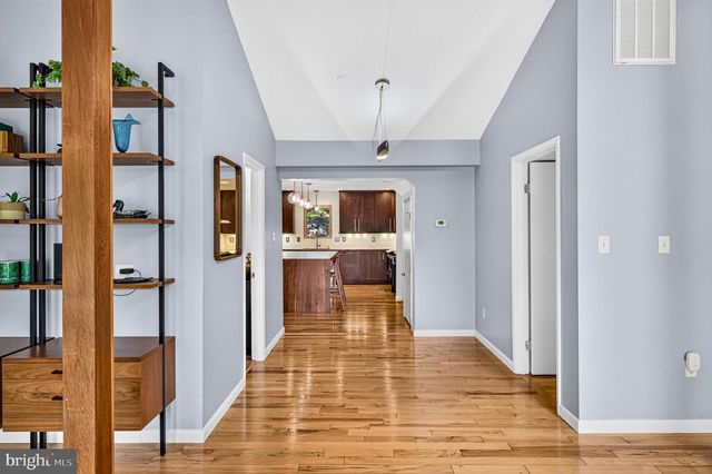 44 WILKINS LN, Maurertown, VA 22644
