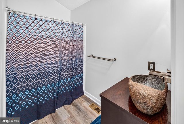 44 WILKINS LN, Maurertown, VA 22644
