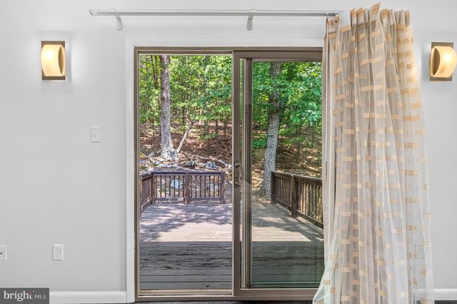 44 WILKINS LN, Maurertown, VA 22644