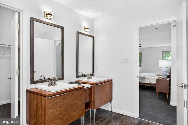 44 WILKINS LN, Maurertown, VA 22644