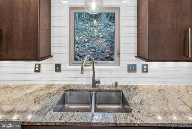 44 WILKINS LN, Maurertown, VA 22644