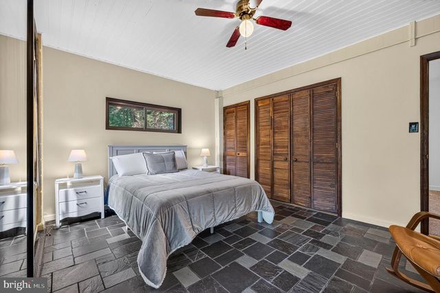 44 WILKINS LN, Maurertown, VA 22644