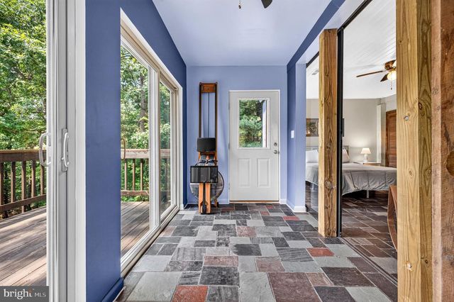 44 WILKINS LN, Maurertown, VA 22644