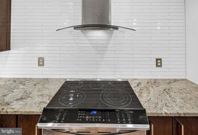 44 WILKINS LN, Maurertown, VA 22644
