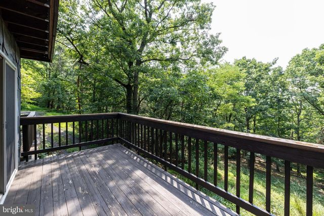 44 WILKINS LN, Maurertown, VA 22644