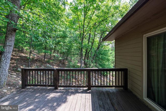 44 WILKINS LN, Maurertown, VA 22644