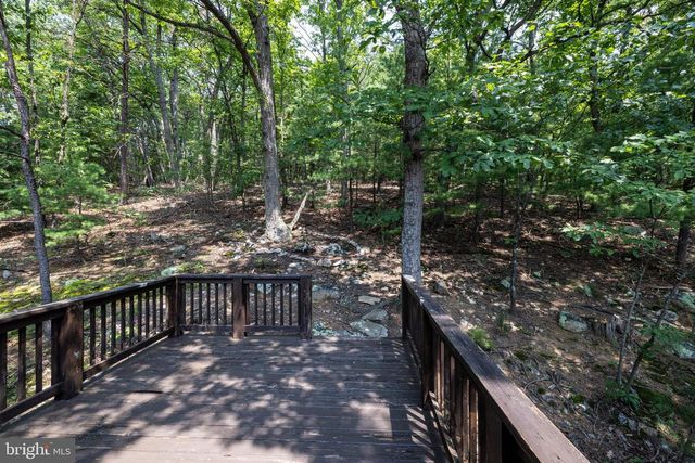 44 WILKINS LN, Maurertown, VA 22644
