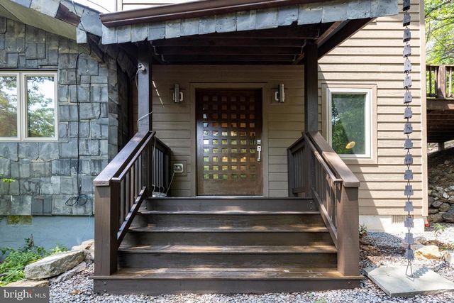 44 WILKINS LN, Maurertown, VA 22644