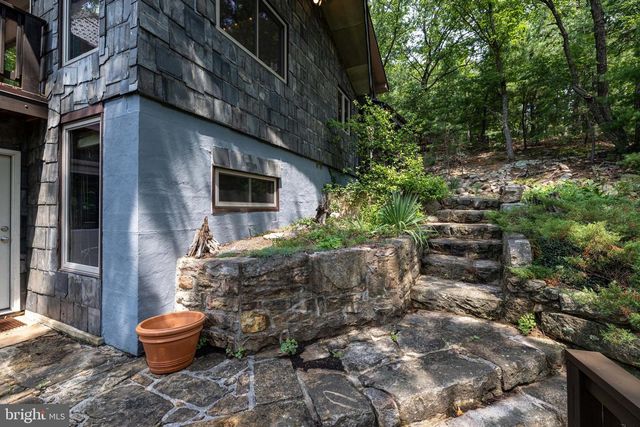 44 WILKINS LN, Maurertown, VA 22644