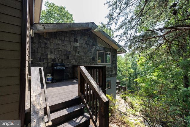 44 WILKINS LN, Maurertown, VA 22644