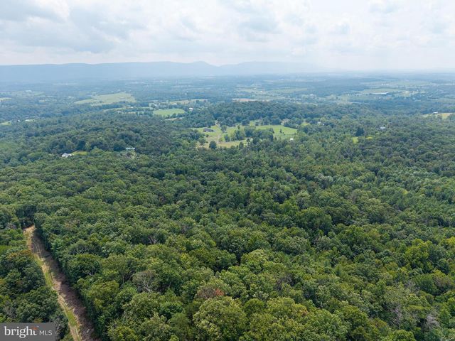 44 WILKINS LN, Maurertown, VA 22644