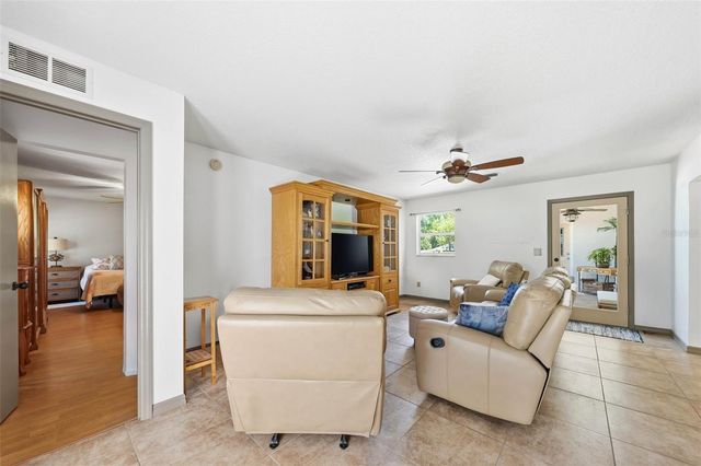 37237 GRAYS AIRPORT ROAD, Lady Lake, FL 32159