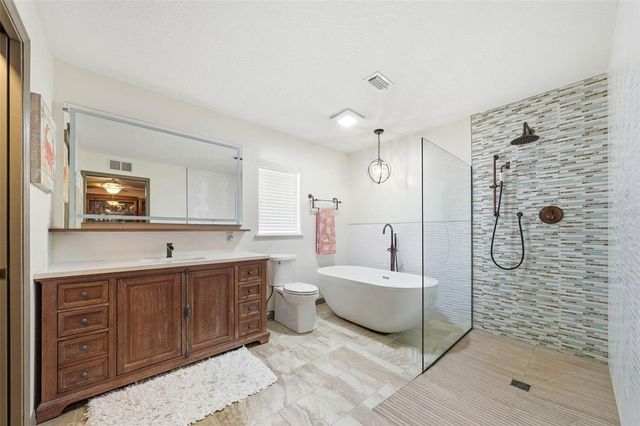37237 GRAYS AIRPORT ROAD, Lady Lake, FL 32159