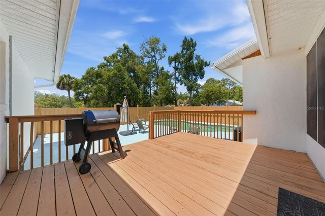 37237 GRAYS AIRPORT ROAD, Lady Lake, FL 32159