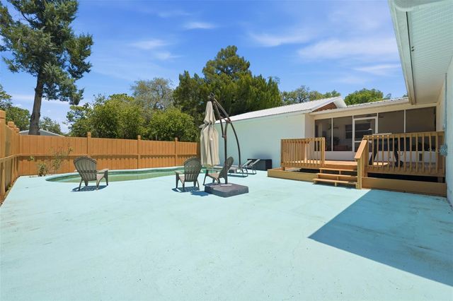 37237 GRAYS AIRPORT ROAD, Lady Lake, FL 32159