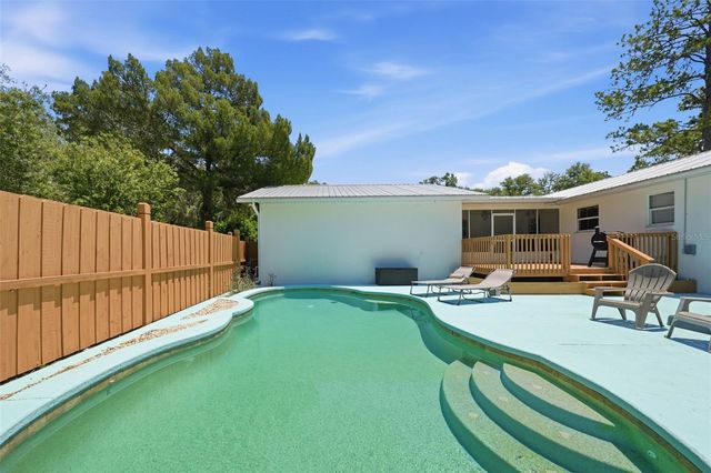 37237 GRAYS AIRPORT ROAD, Lady Lake, FL 32159