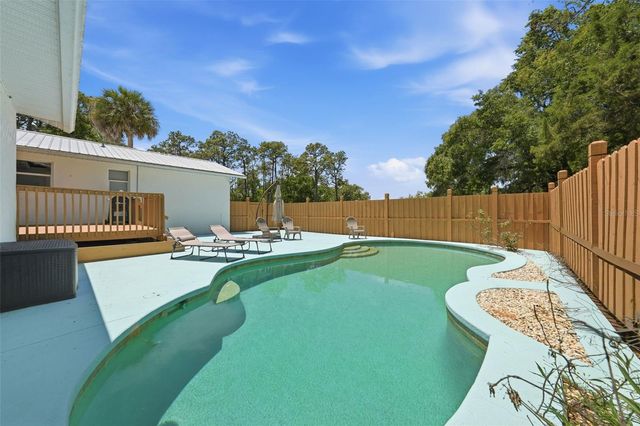 37237 GRAYS AIRPORT ROAD, Lady Lake, FL 32159