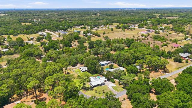 37237 GRAYS AIRPORT ROAD, Lady Lake, FL 32159