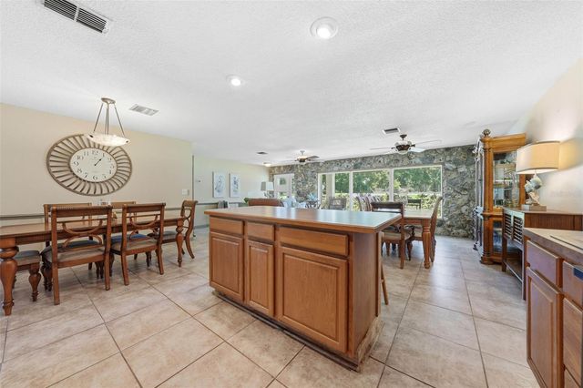 37237 GRAYS AIRPORT ROAD, Lady Lake, FL 32159