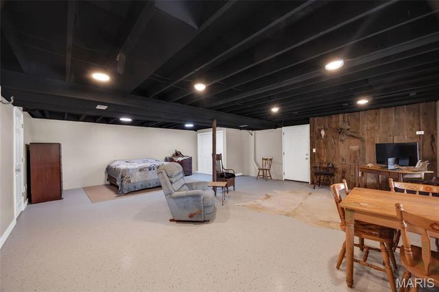 2200 Swiss Lake Road, Hermann, MO 65041