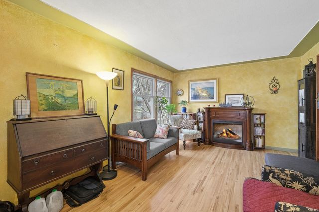 1946 Dorothea Avenue, Saint Paul, MN 55116