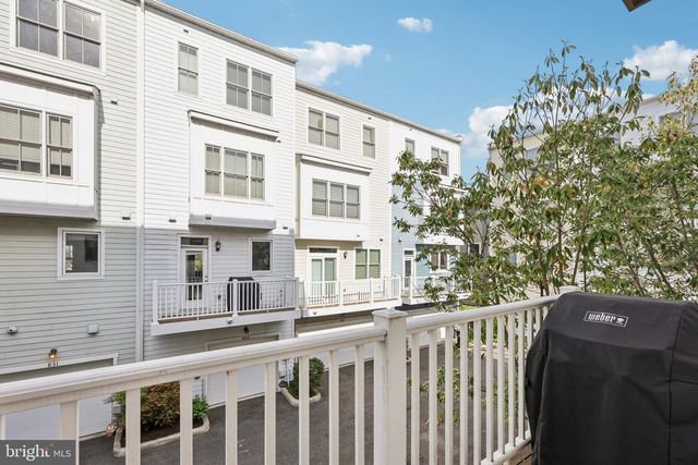 832 SNOWDEN HALLOWELL WAY, Alexandria, VA 22314