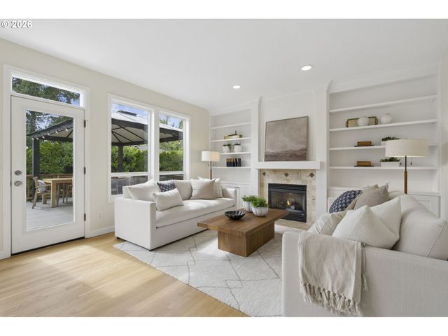 3219 Nw SPENCER St, Portland, OR 97229