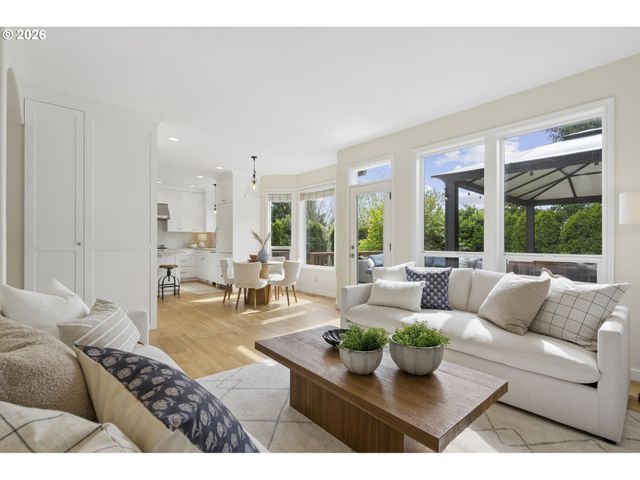 3219 Nw SPENCER St, Portland, OR 97229