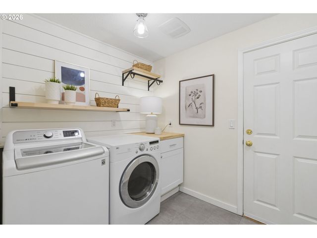 3219 Nw SPENCER St, Portland, OR 97229