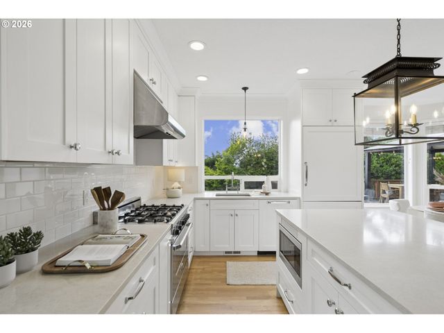 3219 Nw SPENCER St, Portland, OR 97229