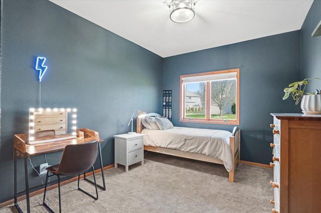 3034 Saddle Brooke Trail, Sun Prairie, WI 53590