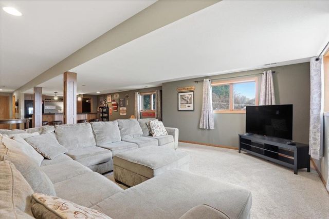 3034 Saddle Brooke Trail, Sun Prairie, WI 53590
