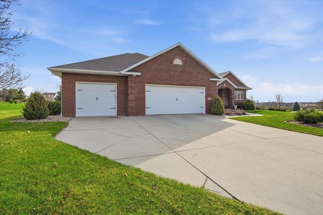 3034 Saddle Brooke Trail, Sun Prairie, WI 53590