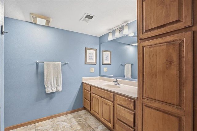 3034 Saddle Brooke Trail, Sun Prairie, WI 53590