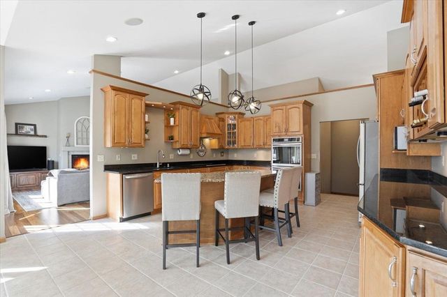 3034 Saddle Brooke Trail, Sun Prairie, WI 53590